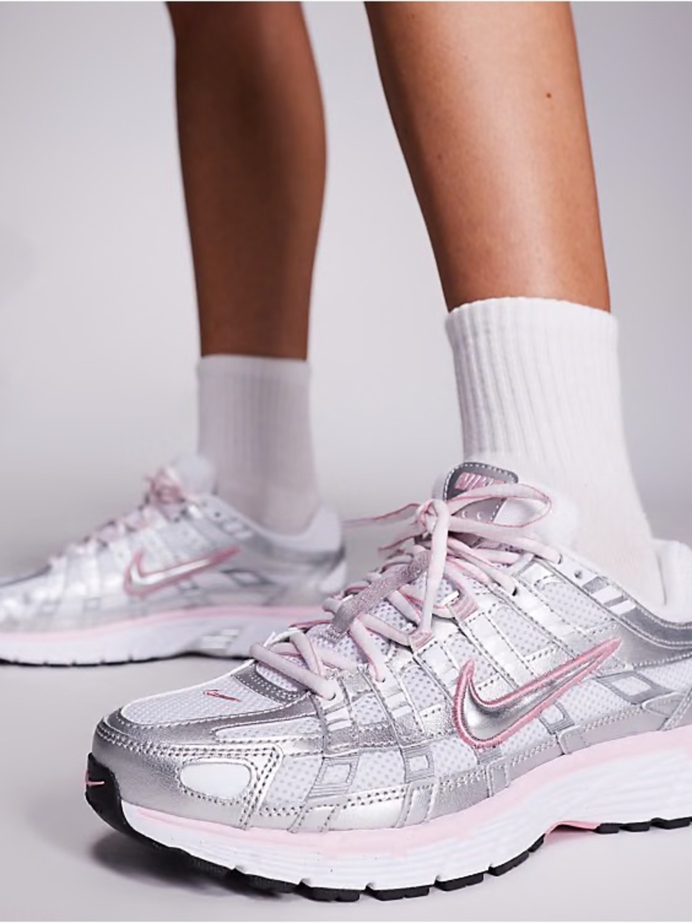Nike Women’s Silver & Pink Athletic Running Shoes